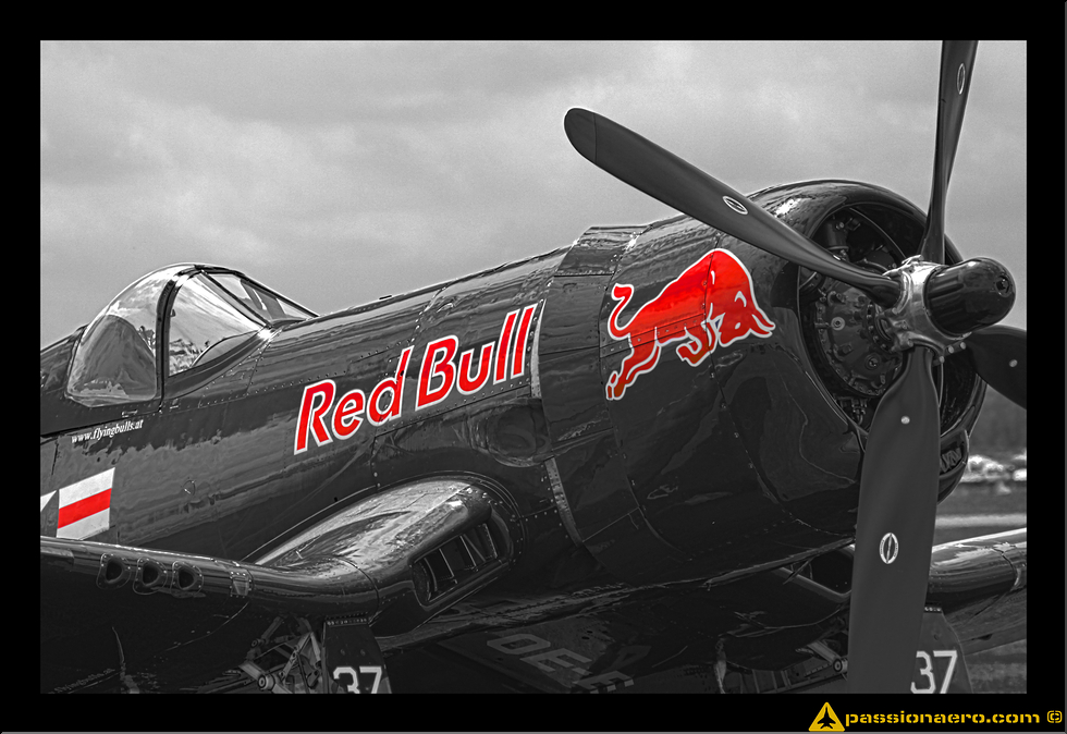 Vought F-4U4 Corsair - 32